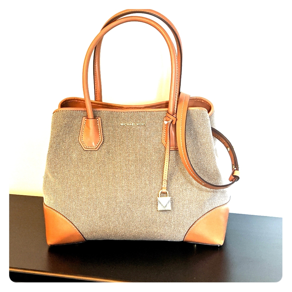 NEW with tags Michael Kors medium Purse Tote Style